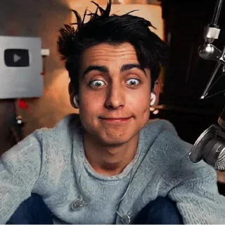 😳