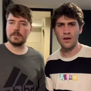 😨
