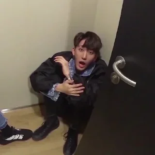 😮
