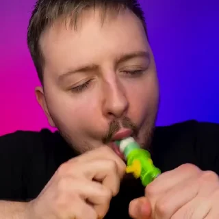 😰