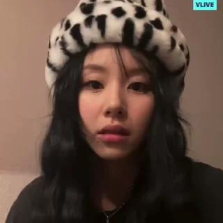 🌥️