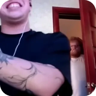 👹