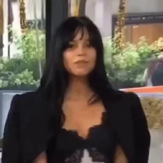 🤨