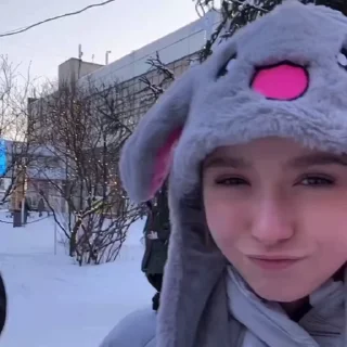 👀