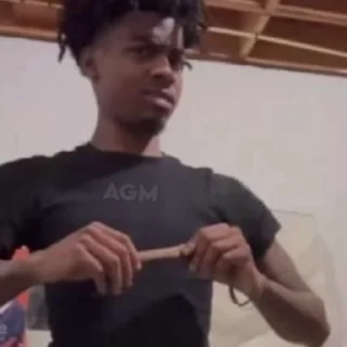 🤨