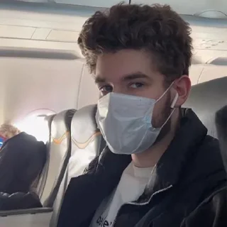 😷