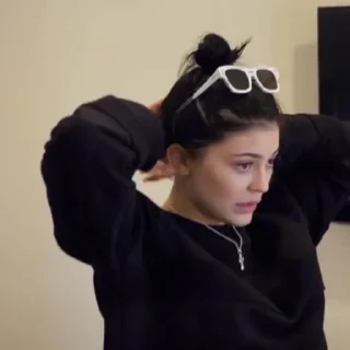 😐
