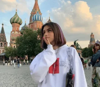 🤨