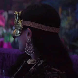 👑