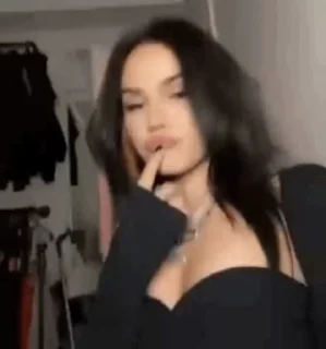 😐