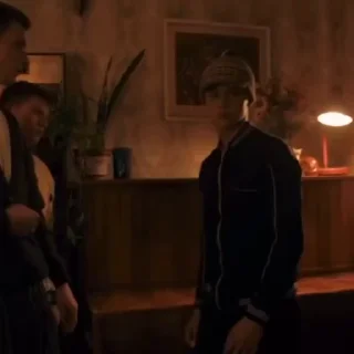 😈