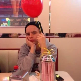 😐