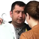👪