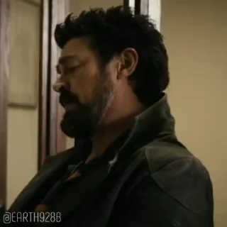 🤨