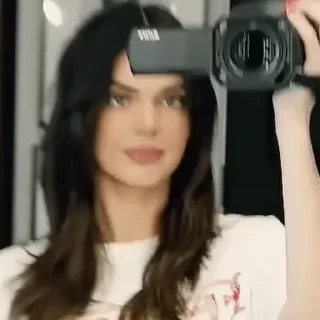 😐