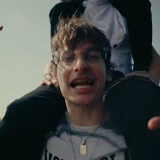😮