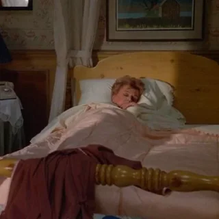 😴
