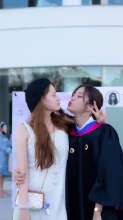 😘