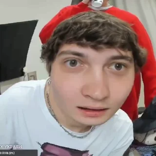 🥸