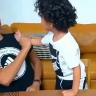 😾