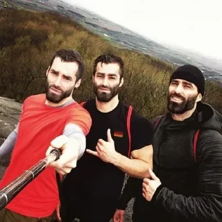 😜