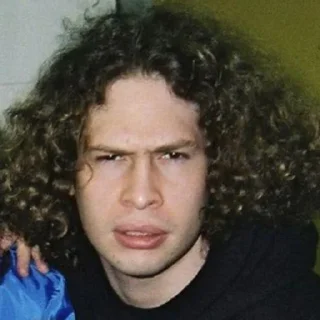 🤨