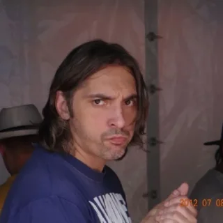 🤨