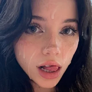 💋