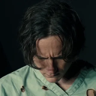 😨