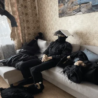 😴