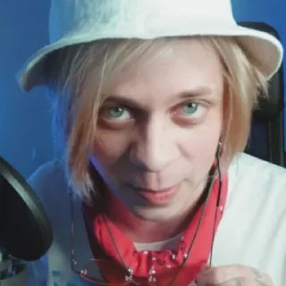 😧