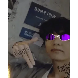 👹