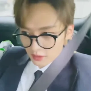 😘