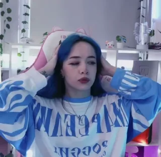 😣