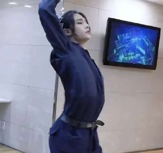 🕺