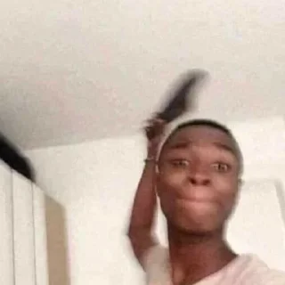 😠