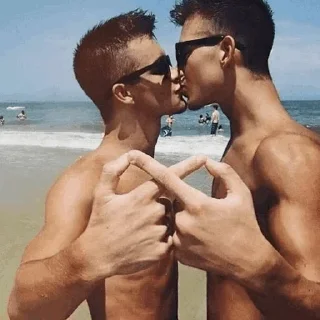 Kissing @stickersb2b