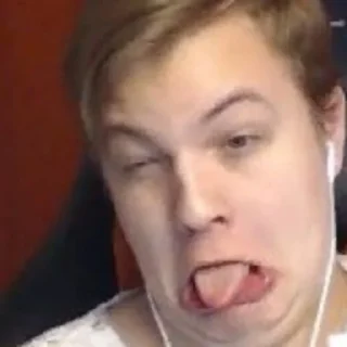 😜
