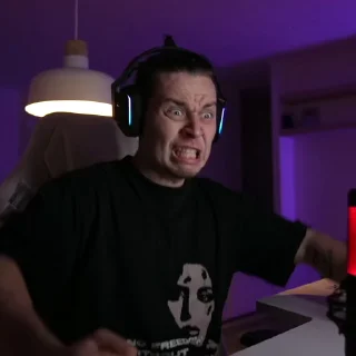 👺