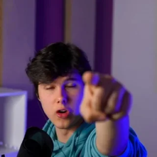 😡