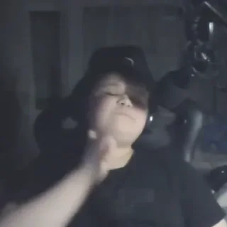 🧏