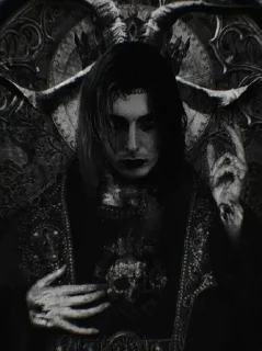 👹