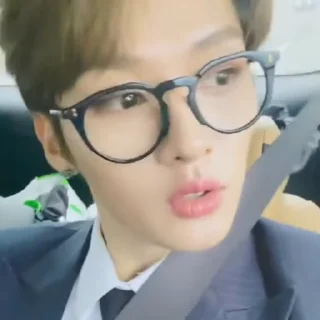 😭